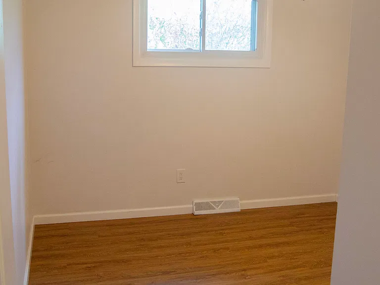 6562 Center St — Photo 6