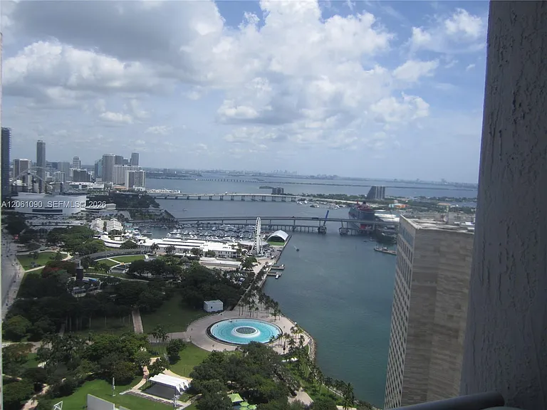 325 Biscayne Blvd #4316 — Photo 13