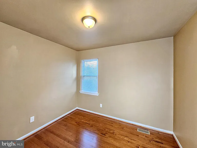 8245 Wycliffe Ct — Photo 21