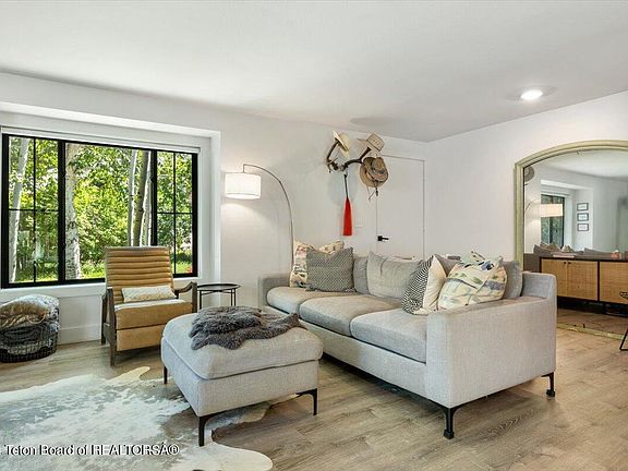 2nd image of 2039 Dandelion Ct