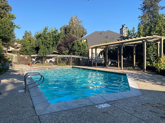 5th image of 675 Newbury Ln APT 145
