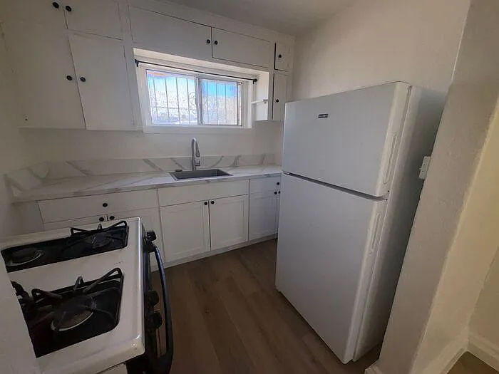 2245 S 6th Ave #7 — Photo 11