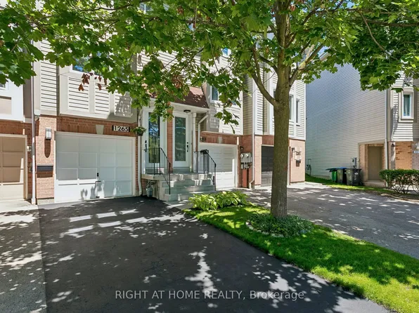 1265 Woodhill Ct, Mississauga, ON L5E 3H2