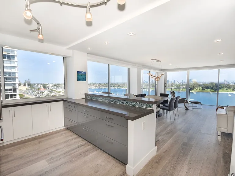 1810 Avenida Del Mundo #704 — Photo 9