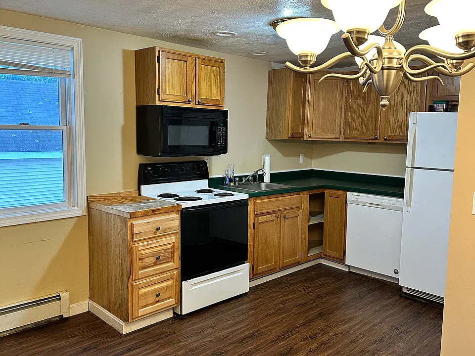 401 Main St #102