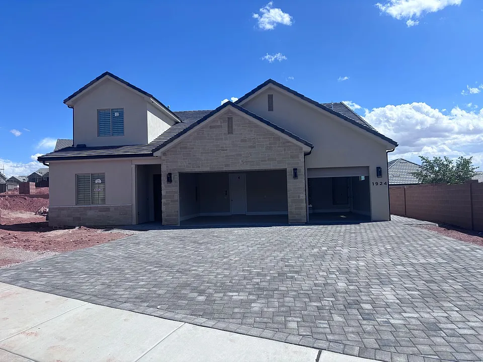 1924 N Rimview Dr