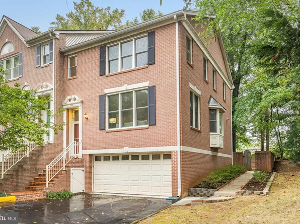 2919 Oakton Crest Pl, Vienna, VA 22181
