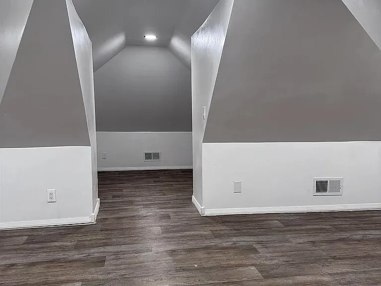 217 N F St — Photo 17