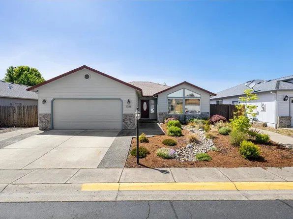 1336 Hawk Dr, Central Pt, OR 97502