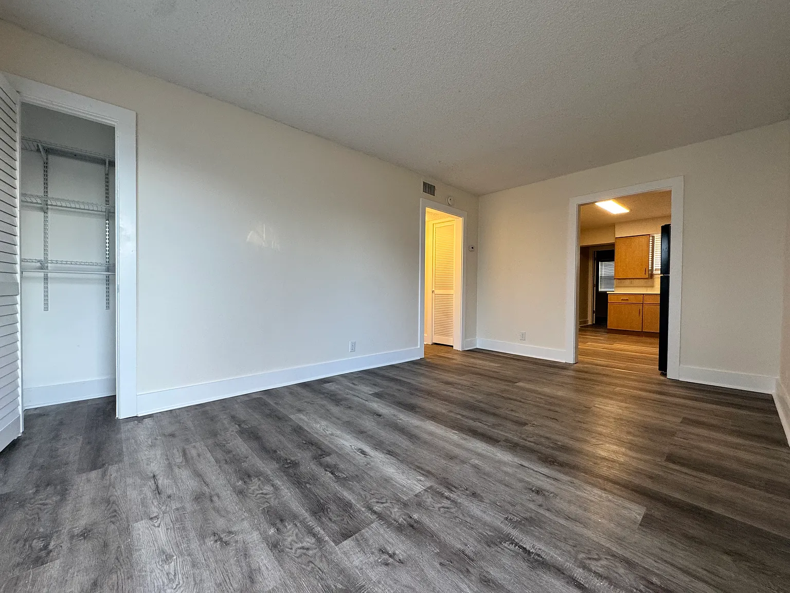 3 bed, 924 sqft, $1,650 — Photo 4