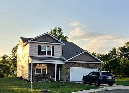 1st image of 215 Crockett Dr