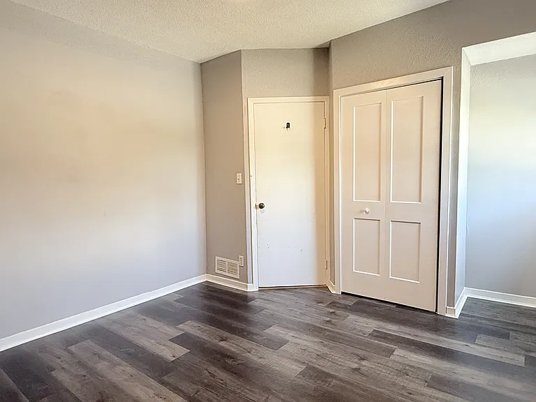 506 Aylmer Ave #1 — Photo 8