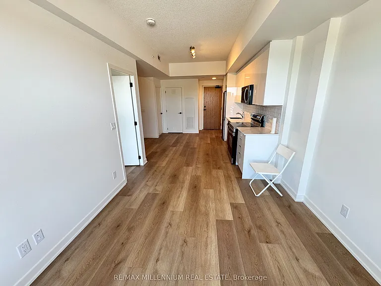 33 Erie Ave #513 — Photo 8