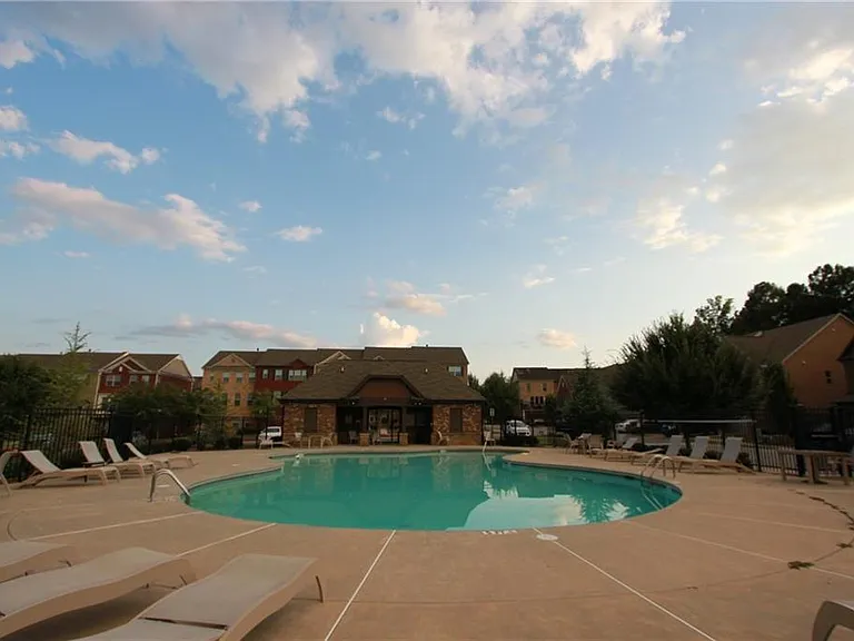 2132 Greencrest Cir — Photo 40