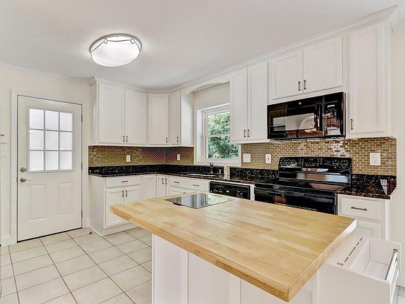 5th image of 2208 Fellowship Ct