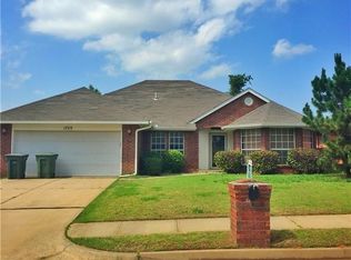 1725 Foxfire Dr, Edmond, OK 73003