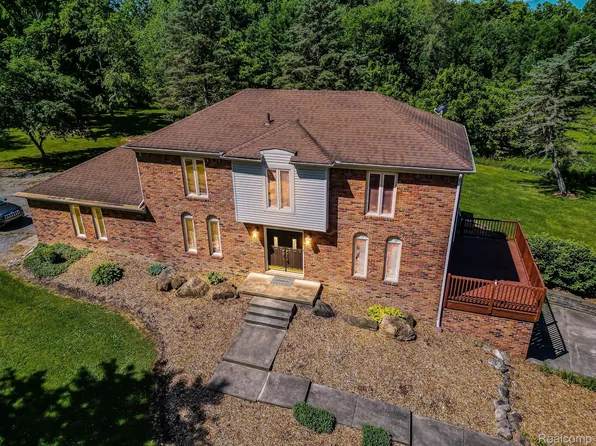 54415 Nine Mile Rd, Northville, MI 48167