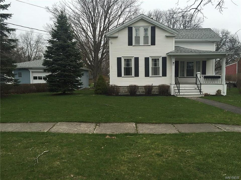 1st image of 137 W Court St