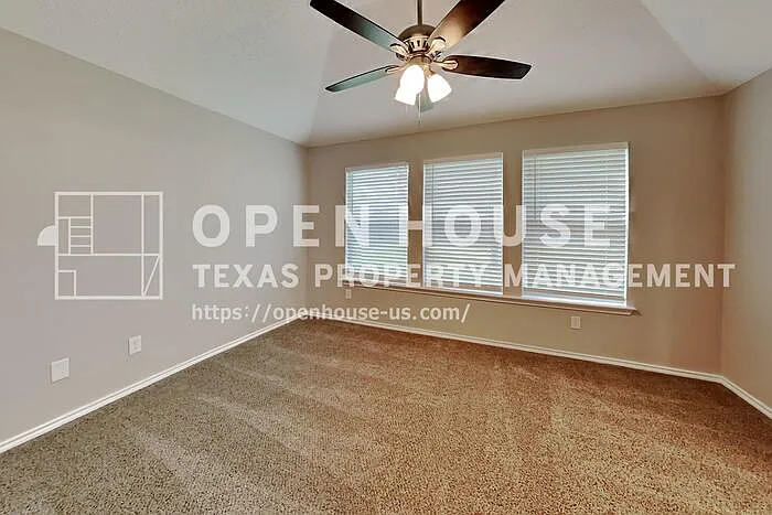 1015 Tyler James Dr — Photo 10