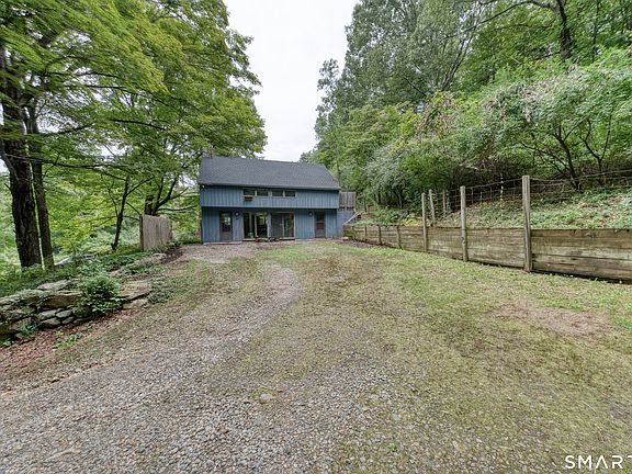 3rd image of 102 Brookside Lane