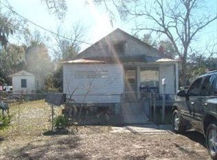 254 9th St, Apalachicola, FL 32320