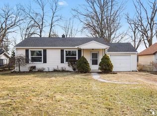 7134 Maplewood Dr, Temperance, MI 48182