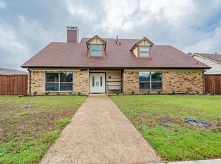 1802 Kensington Dr, Carrollton, TX 75007
