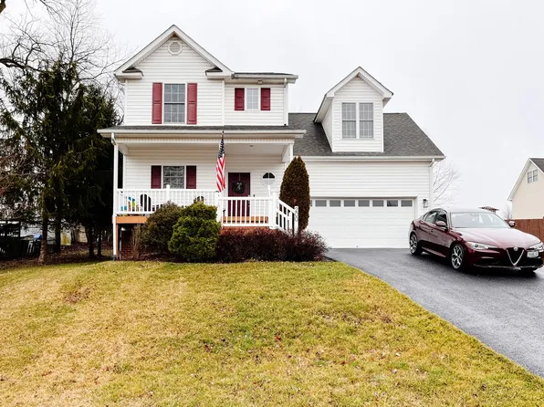 200 Meadow Dr, Christiansburg, VA 24073