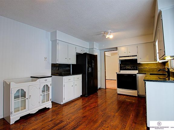 4th image of 1332 Holling Dr