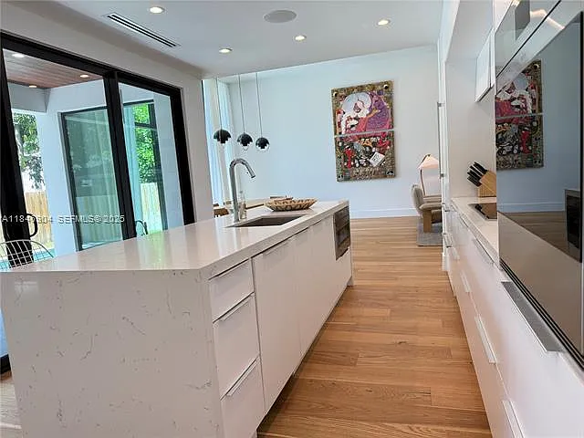 50 NE 49th St — Photo 13
