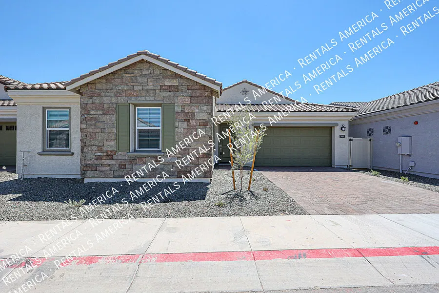 Awesome 4 Bedroom home in Chandler — Photo 1