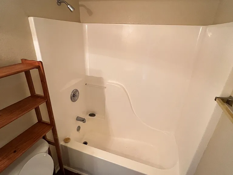 918 E Front St #D — Photo 14