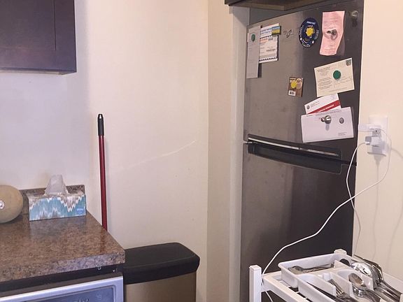 4th image of 2351 W Wilson Ave APT 202