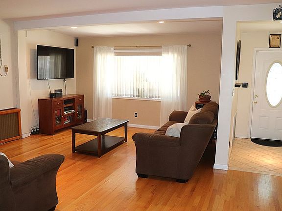 2nd image of 9125 218th St