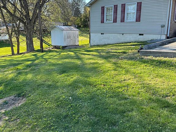 5th image of 55 Blanton Subdivision Rd