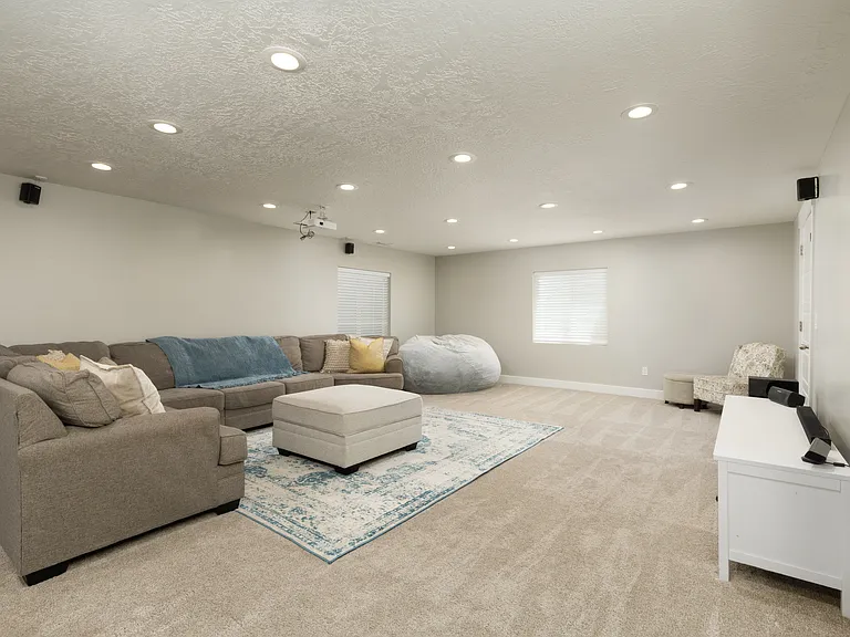 183 E Lake View Dr — Photo 32