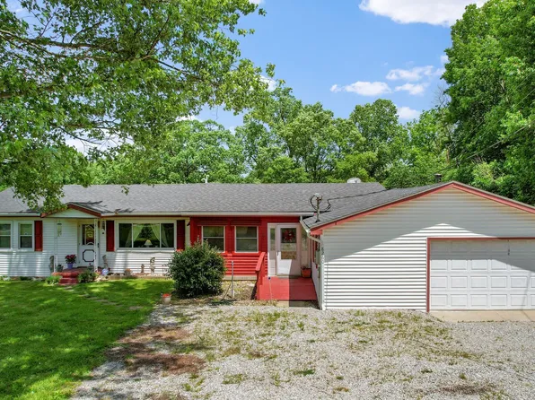 8260 Beech Grove Rd, Martinsville, IN 46151