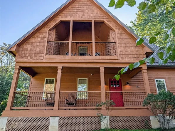 181 N Maple St, Akron, OH 44304