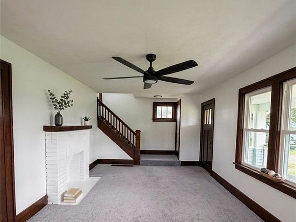 3rd image of 195 Strawbridge Ave