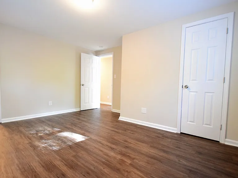 405 Andrews Rd — Photo 11