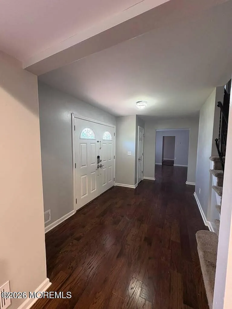 4 bed, 3.5 bath, 2851 sqft, $4,200 — Photo 2