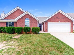 1516 Queen Elizabeth Dr, Locust Grove, GA 30248