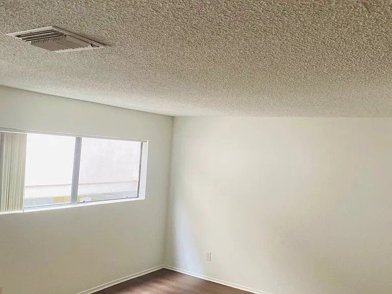 11312 Morrison St #21 — Photo 17