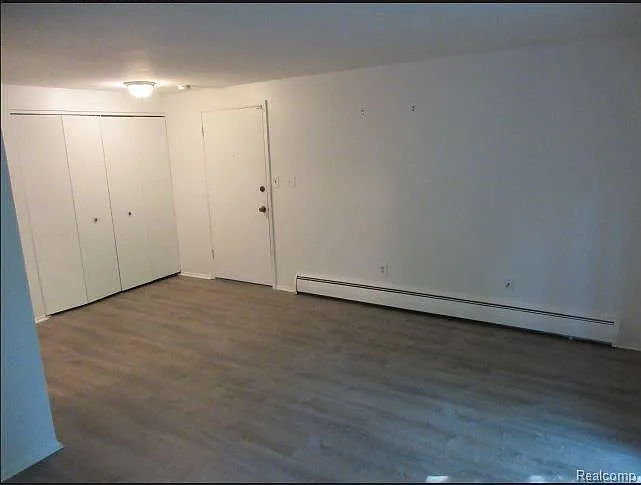 31831 Grand River Ave #70 — Photo 5