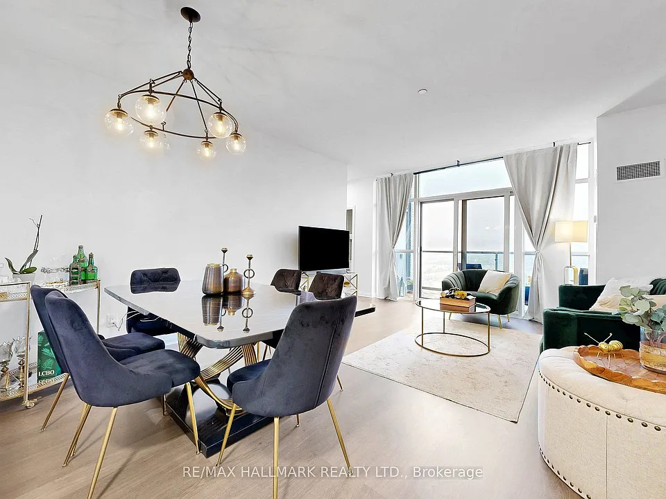 55 Oneida Cres #Penthouse 10