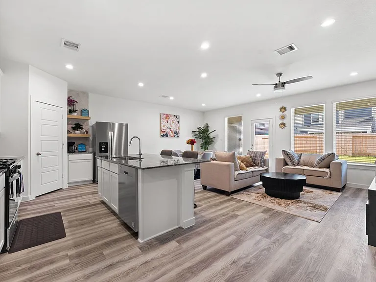 2919 Amherst Meadow Ln — Photo 12