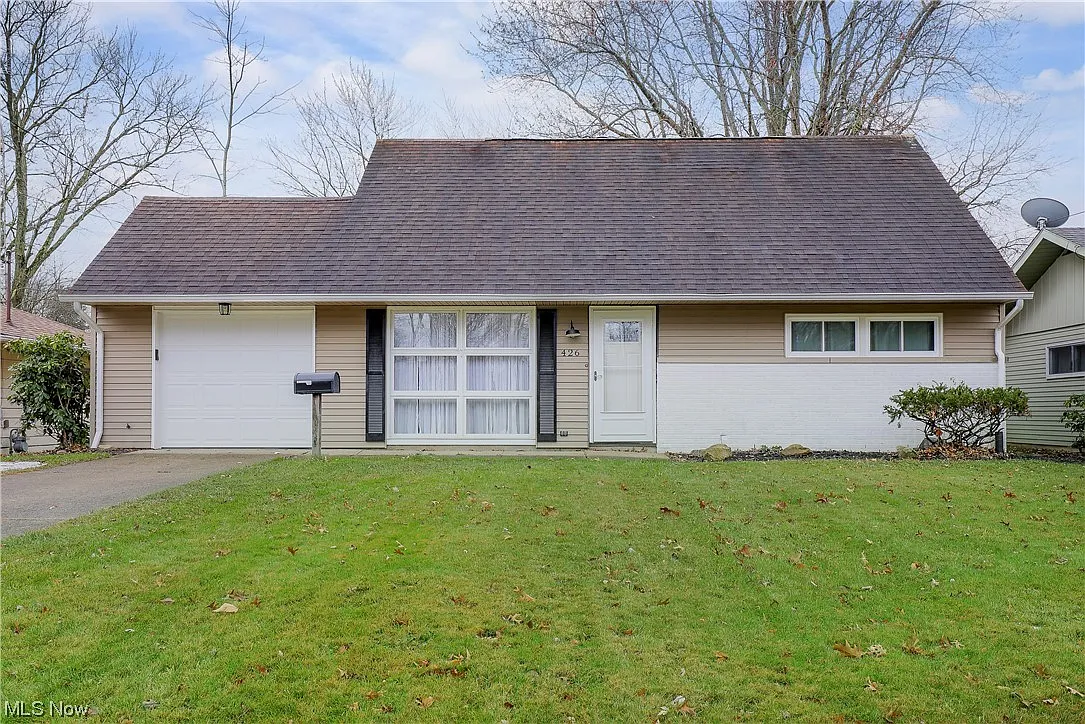 426 Linwood Dr photo 1