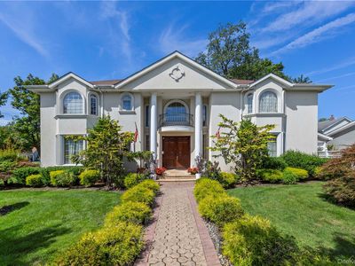 11 Manor Avenue, Roslyn Heights, NY, 11577