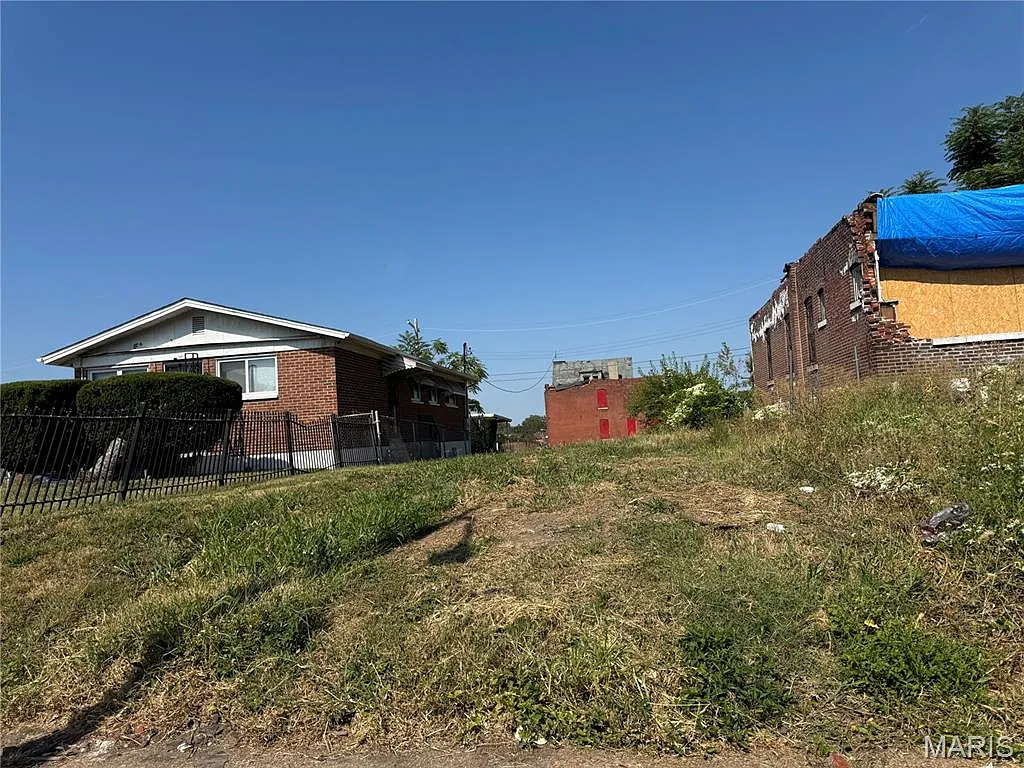 3003 N Taylor Ave photo 1