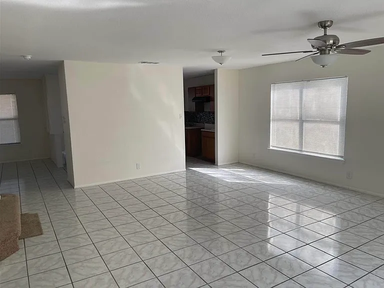 4214 Sunrise Cove Dr — Photo 3